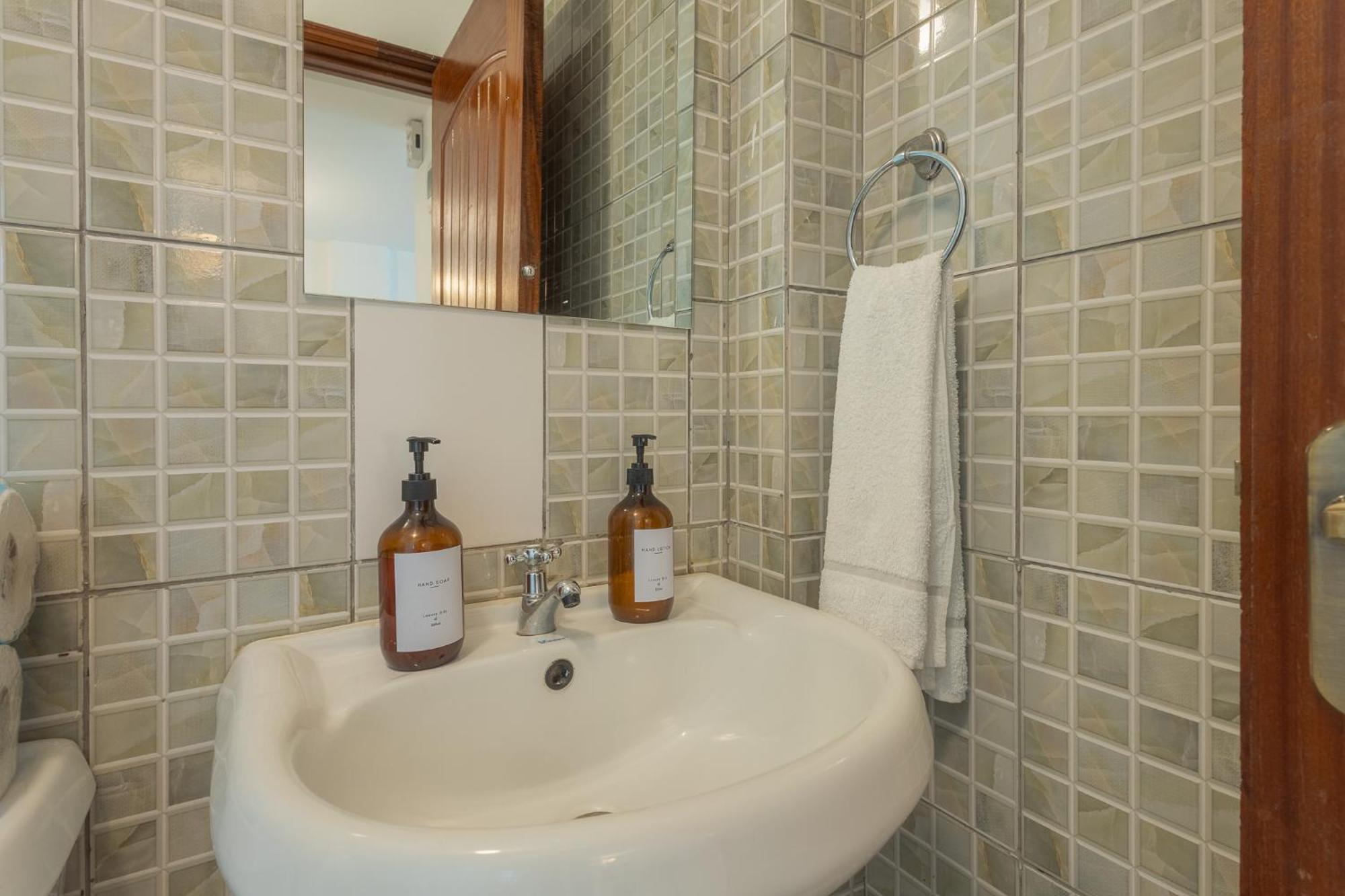 Furnished 1 Bedroom Apartment In Nairobi. 15 Mins To Cbd. Free Wi-Fi & Parking Екстер'єр фото